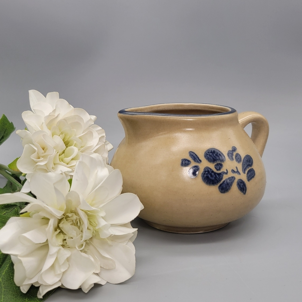 Vintage Pfaltzgraff Folk Art Gravy Boat Folk Art by Pfaltzgraff Gravyboat